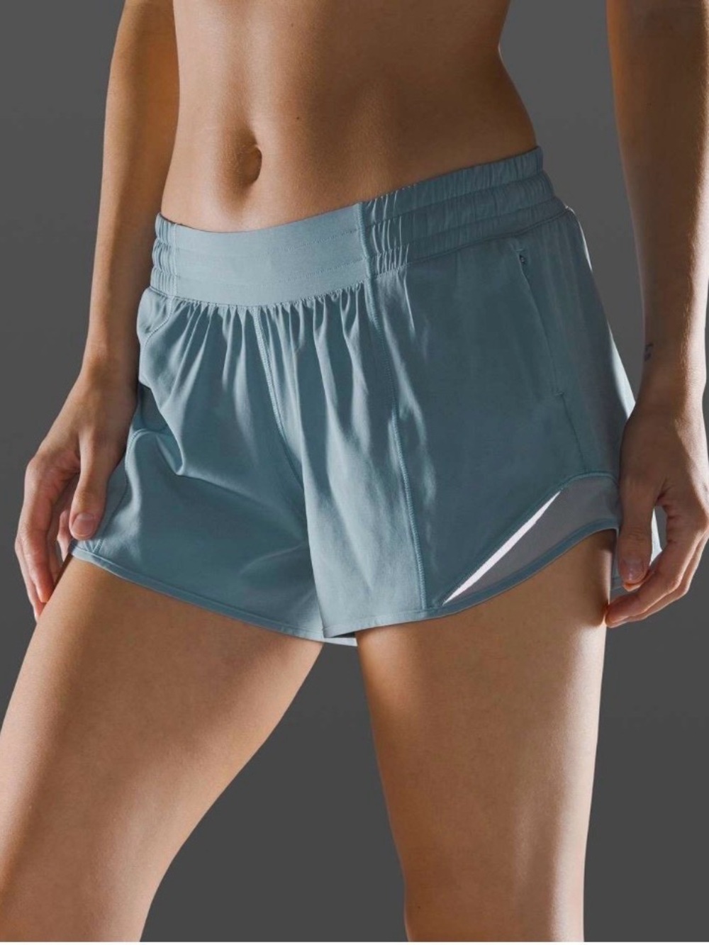 Lululemon Lot of 2 Light Blue Hotte Hot Running Shorts + White Tank Top Sz 2